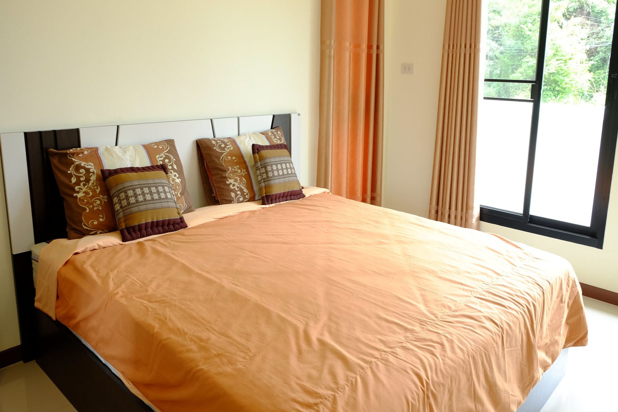 Ban Sumalai Hotel Rayong Exterior photo